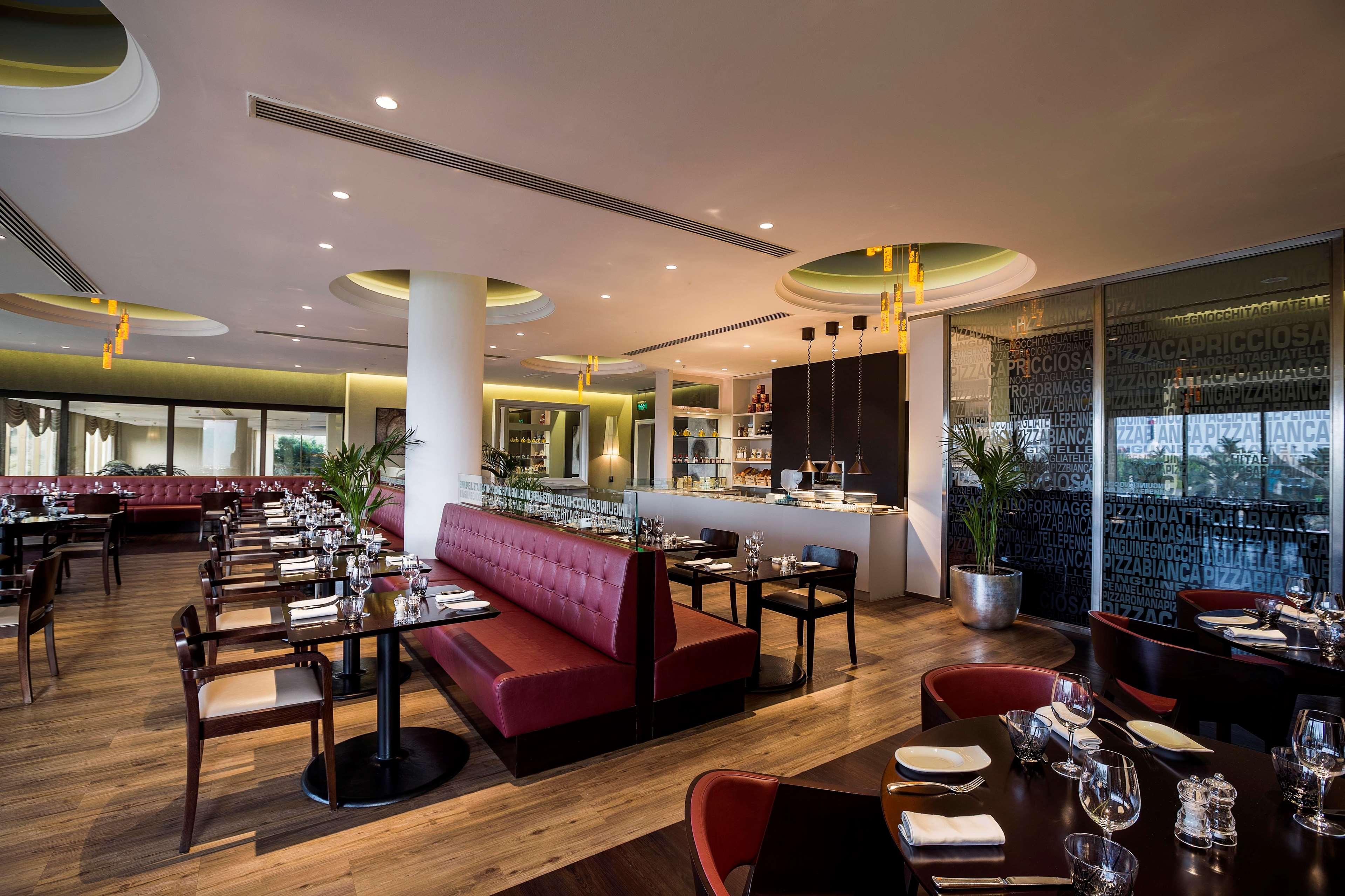 Resort Radisson Blu & Resort, Corniche Abu Dhabi