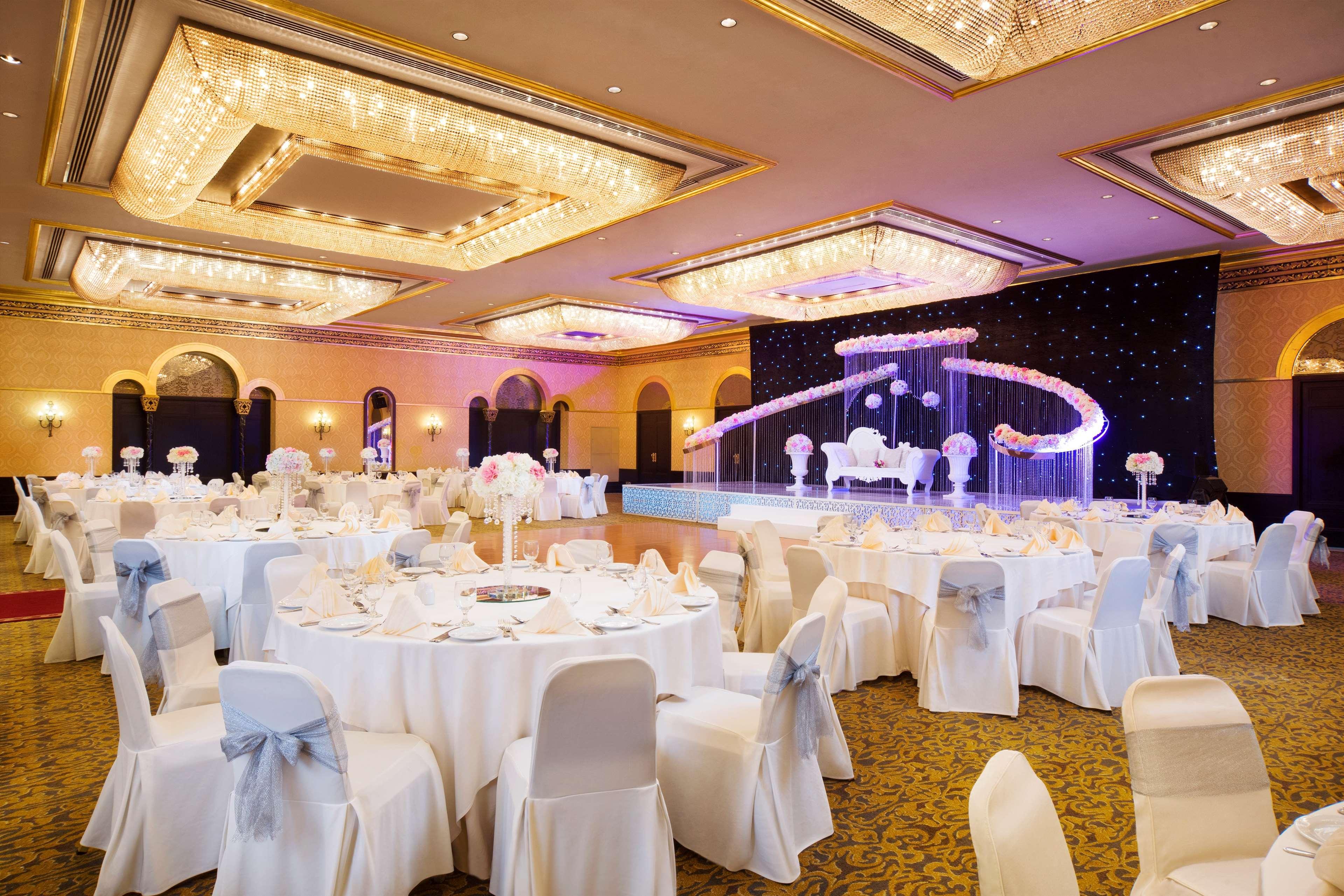 Station touristique Radisson Blu & Resort, Corniche 5*