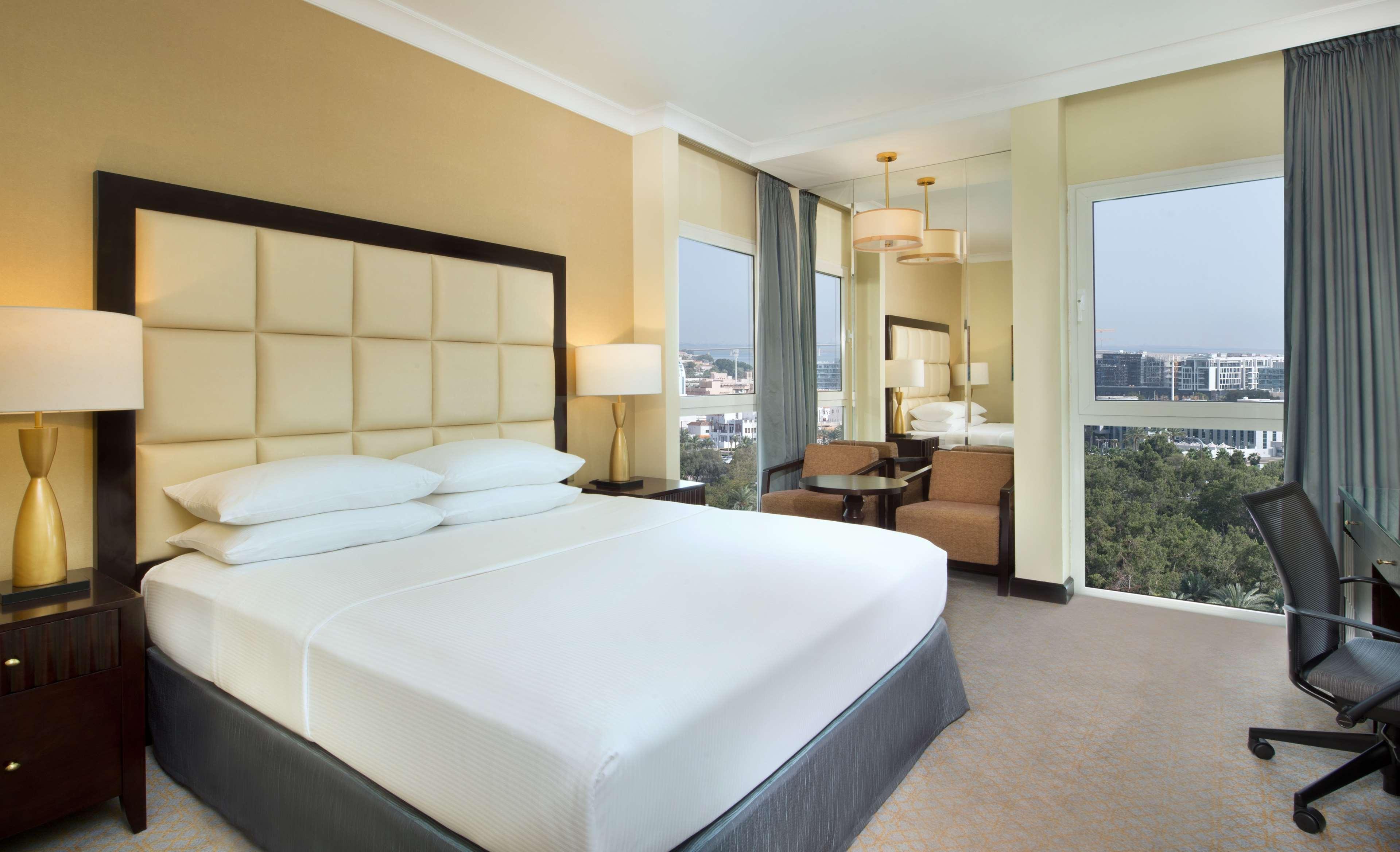 Radisson Blu & Resort, Corniche