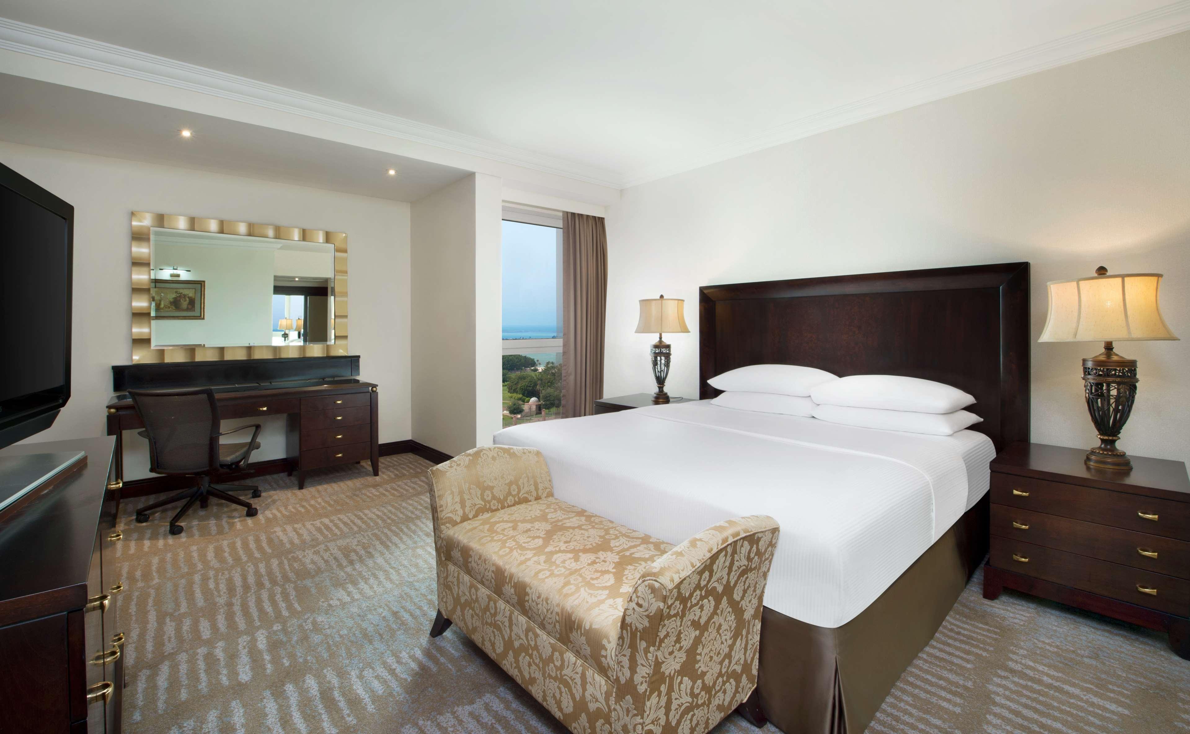 Station touristique Radisson Blu & Resort, Corniche
